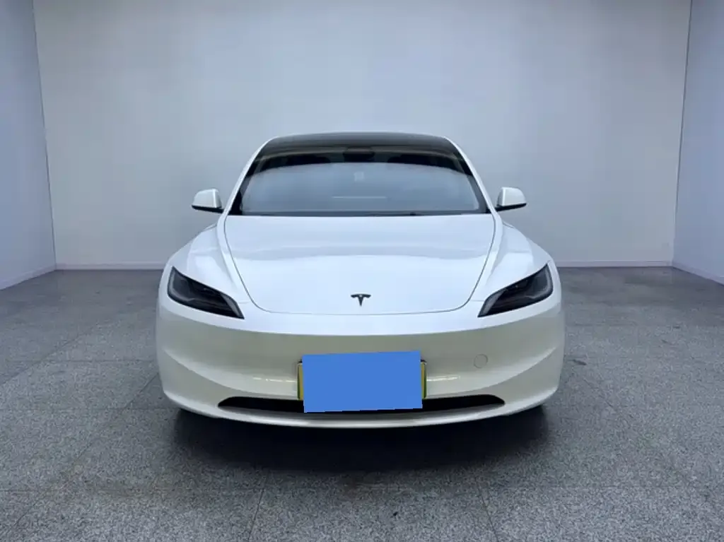 Tesla Model 3 — фото 10
