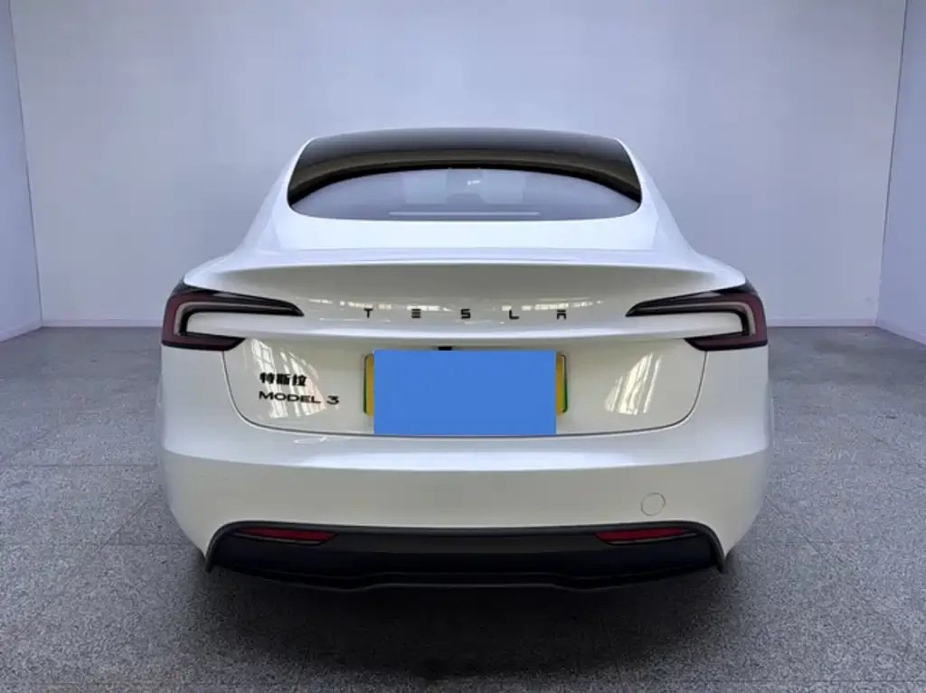 Tesla Model 3 — фото 7