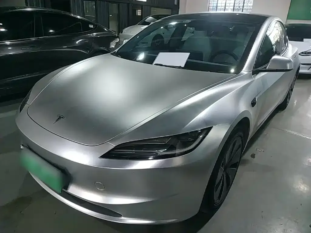 Tesla Model 3 — фото 9