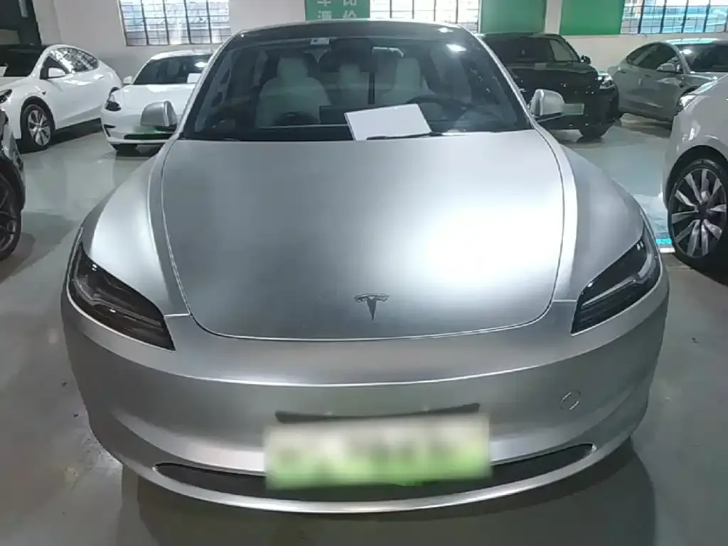 Tesla Model 3 — фото 5