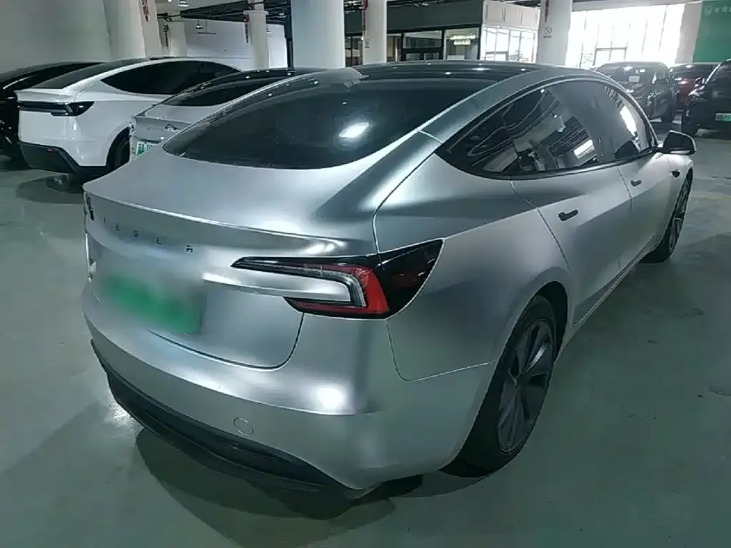 Tesla Model 3 — фото 3