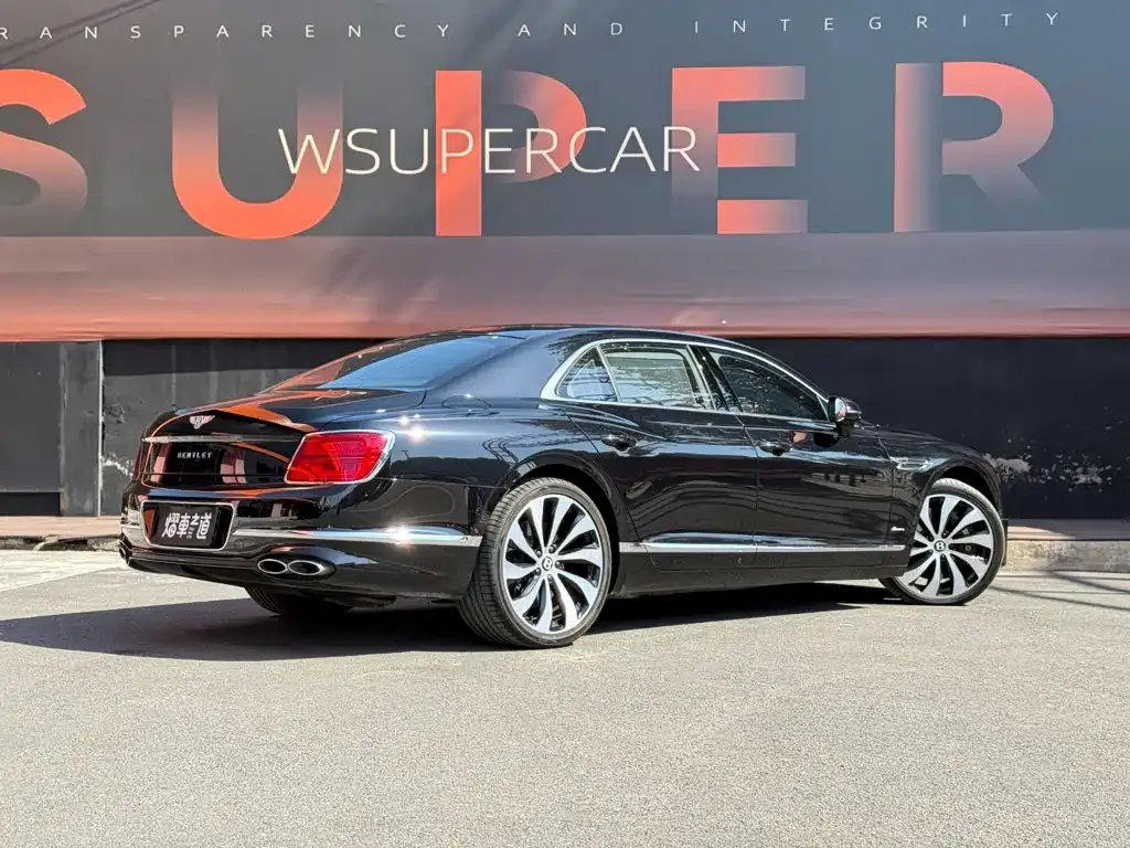 Bentley Flying Spur — фото 2
