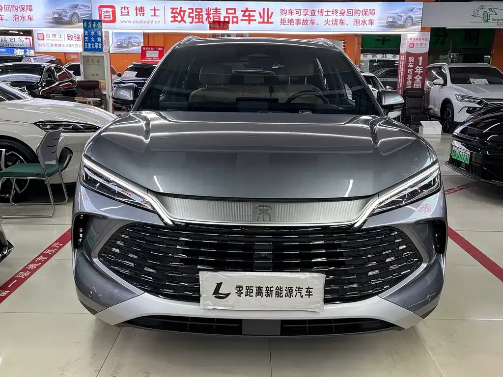 BYD L DM-i — фото 4