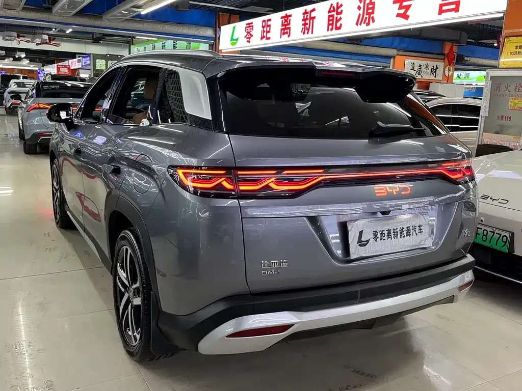 BYD L DM-i — фото 7