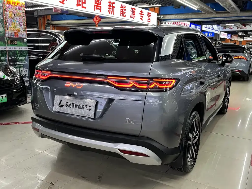 BYD L DM-i — фото 10