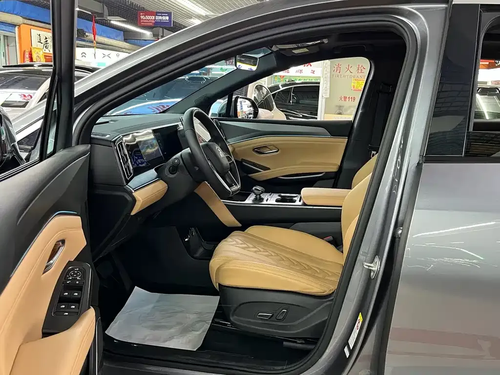 BYD L DM-i — фото 2