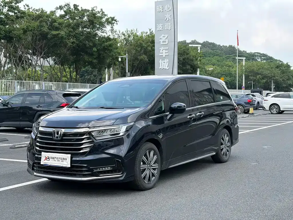 Honda Odyssey — фото 1