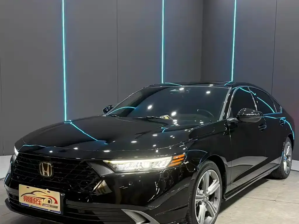 Honda Accord — фото 1