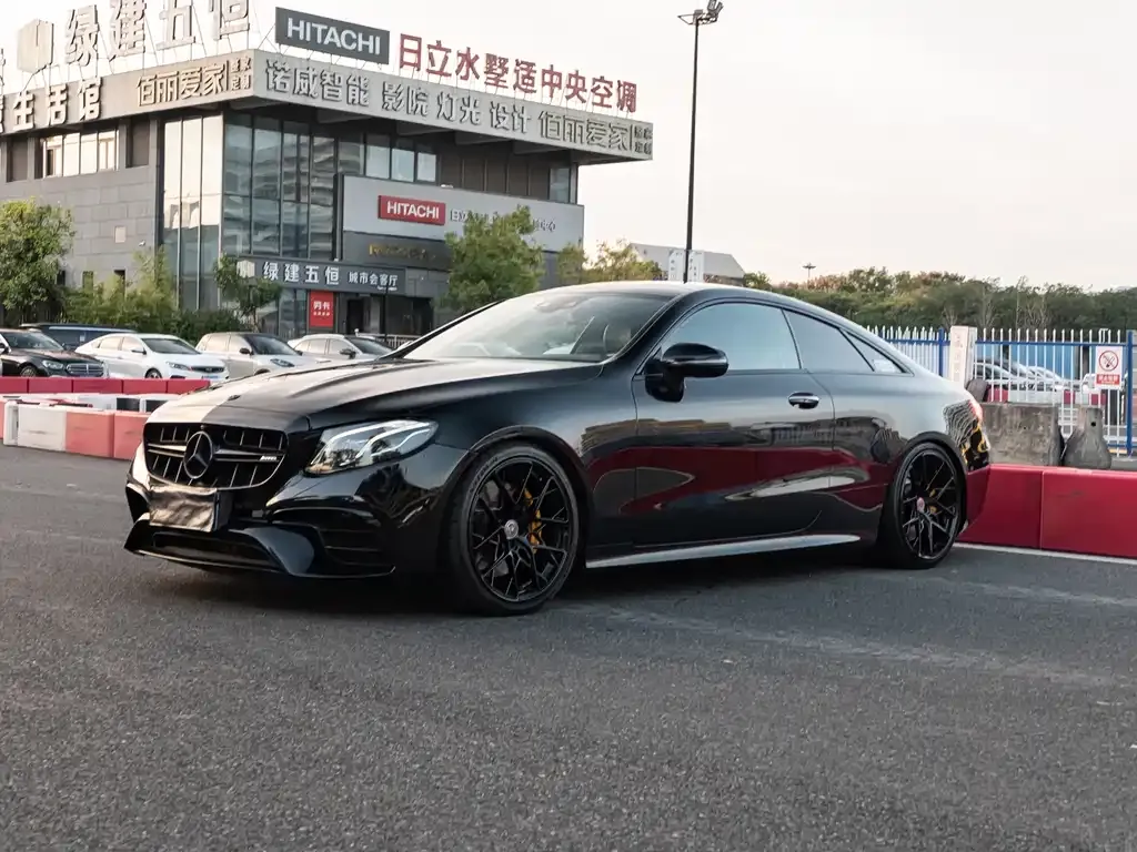 Mercedes-Benz E-Class AMG — фото 1