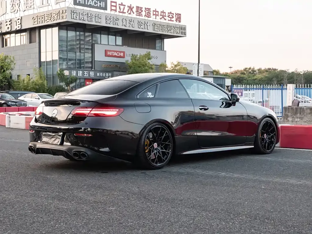 Mercedes-Benz E-Class AMG — фото 7