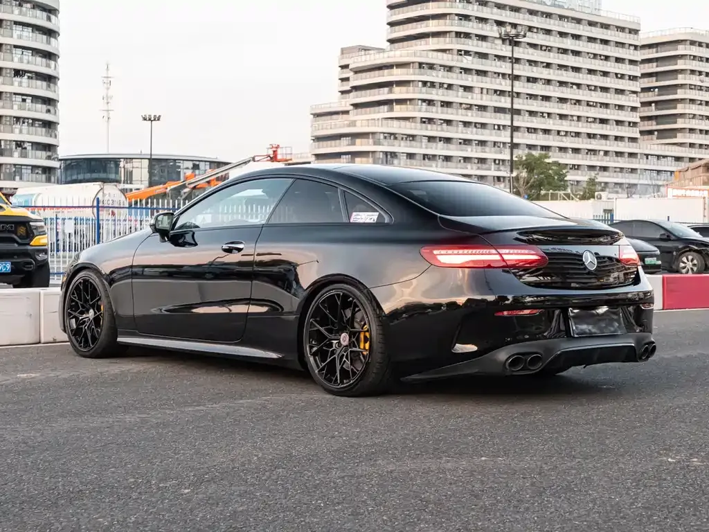 Mercedes-Benz E-Class AMG — фото 4