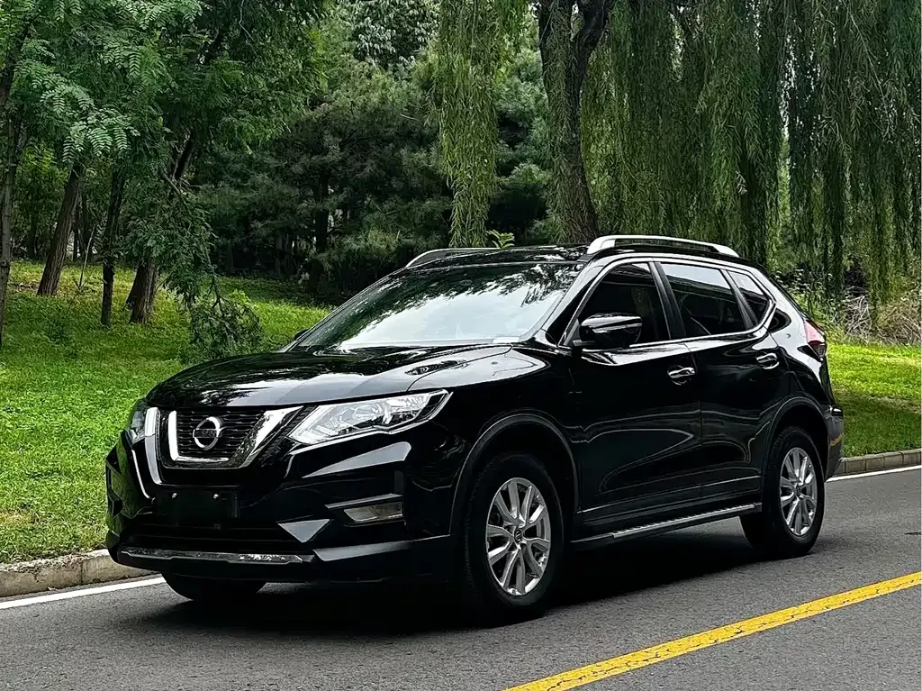 Nissan X-Trail — фото 1