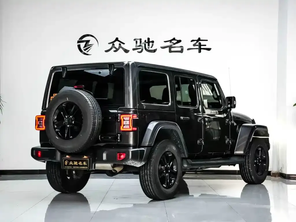 Jeep Wrangler — фото 10