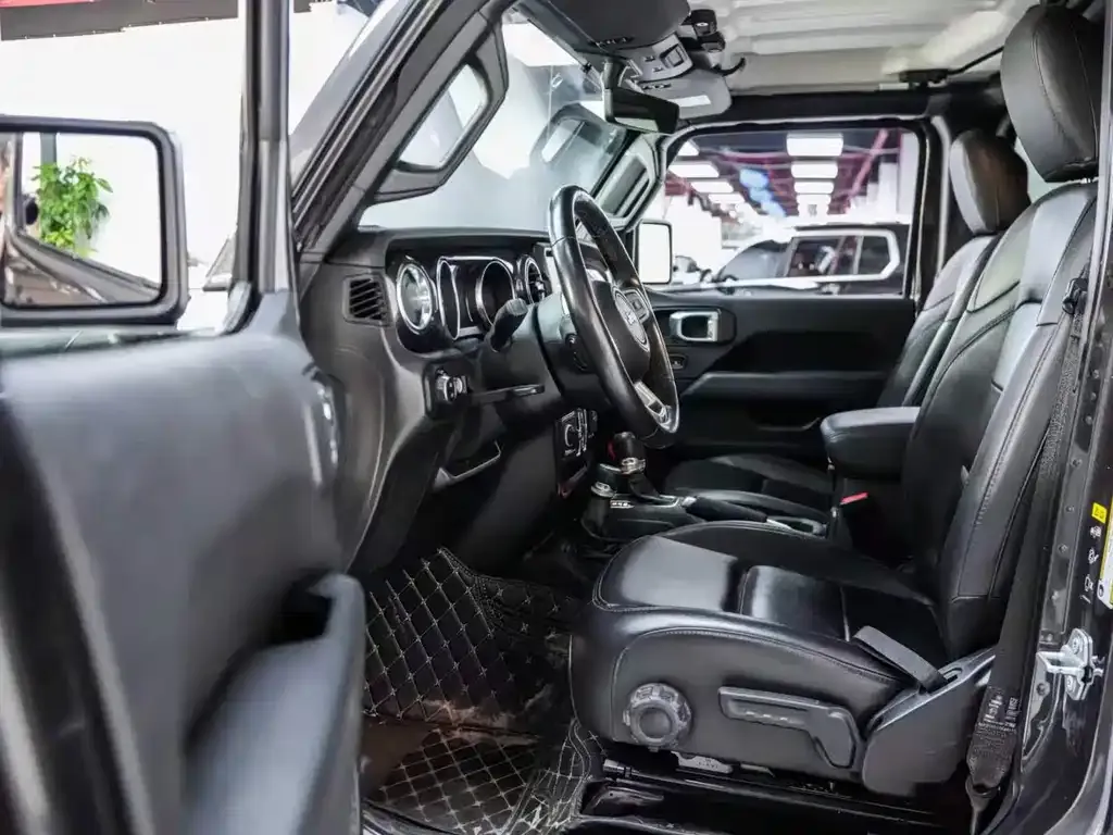 Jeep Wrangler — фото 2
