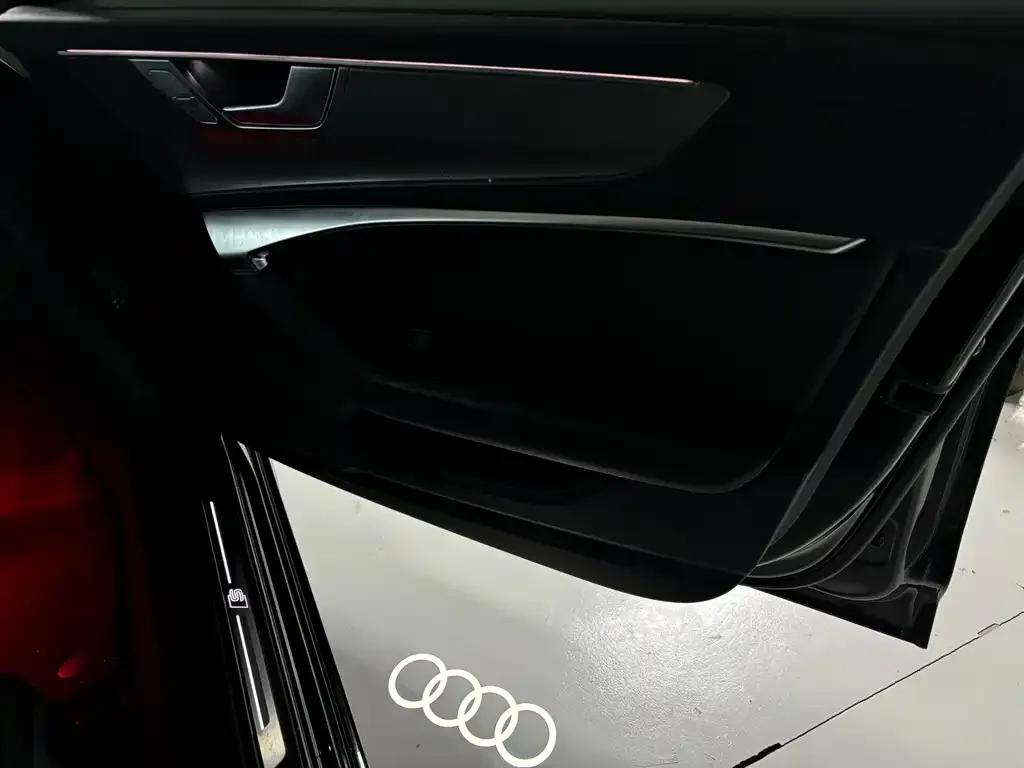 Audi A6L — фото 6