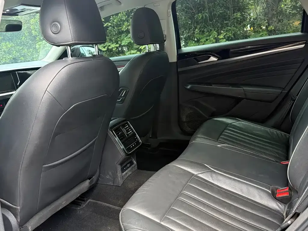 Volkswagen Passat — фото 4