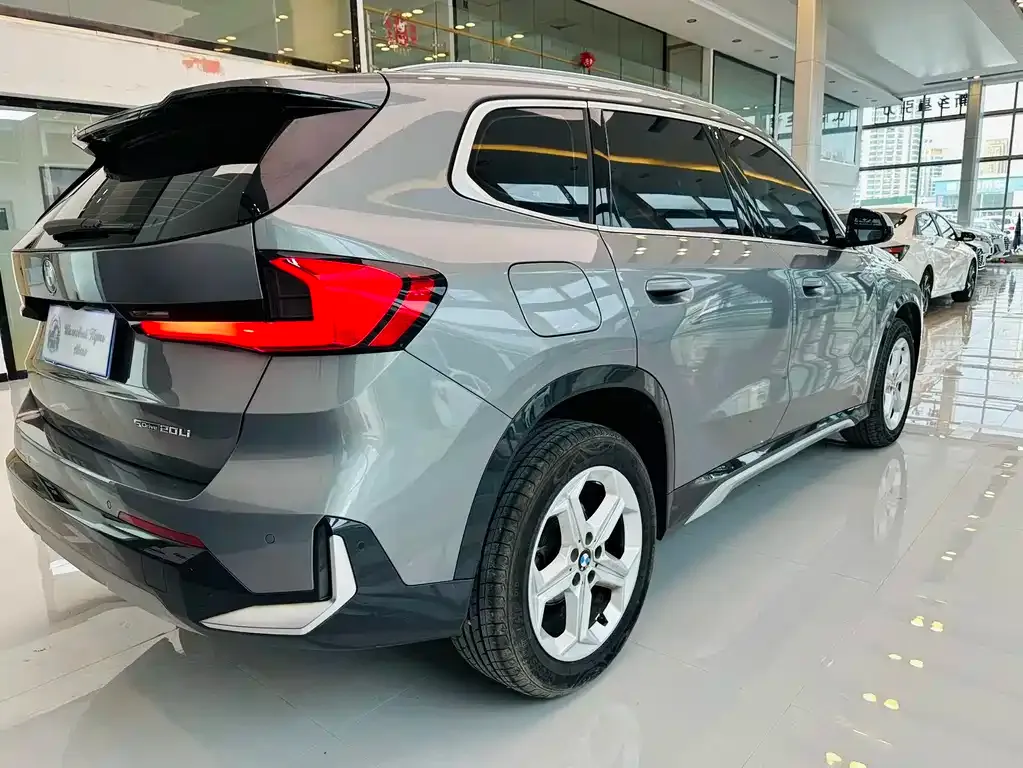 BMW X1 — фото 10