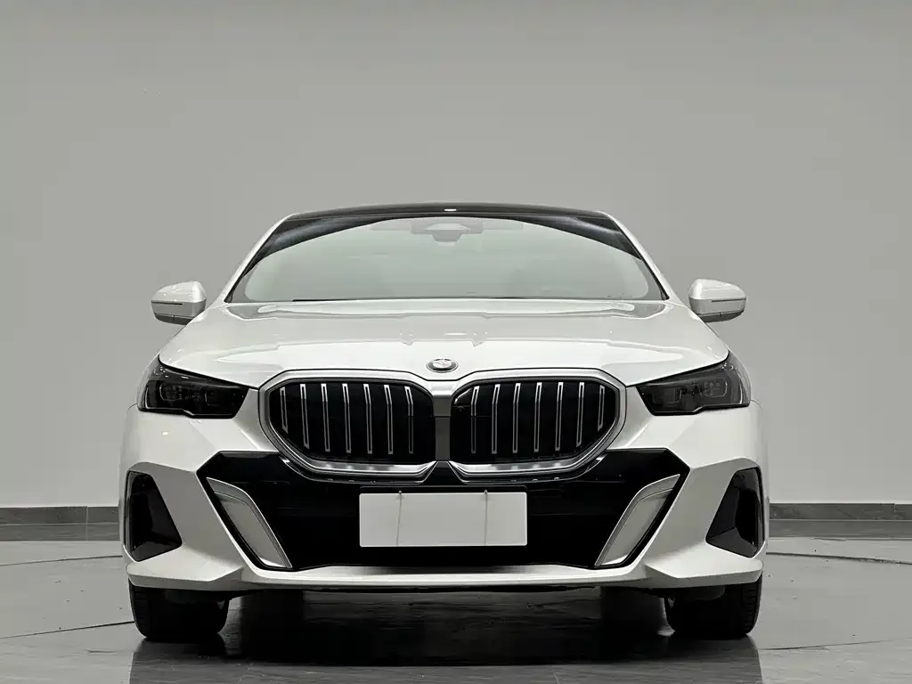 BMW 5 Series — фото 6