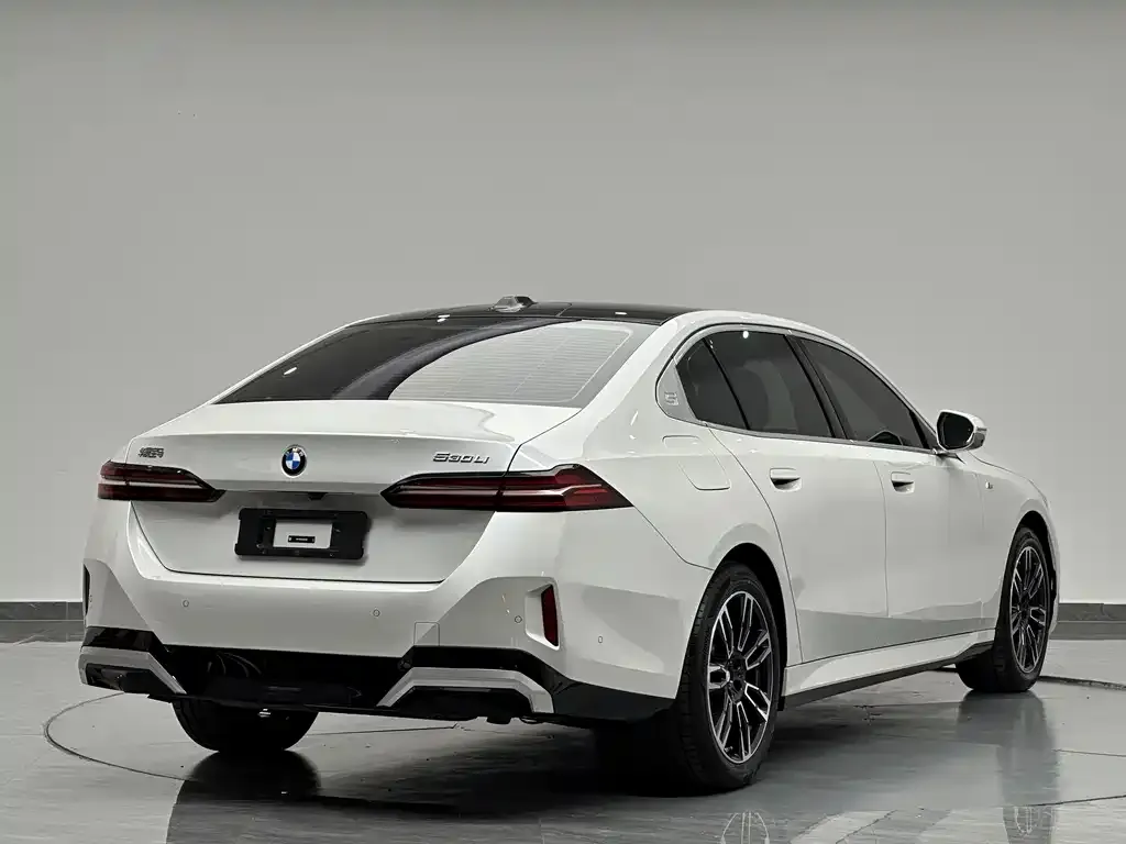 BMW 5 Series — фото 2