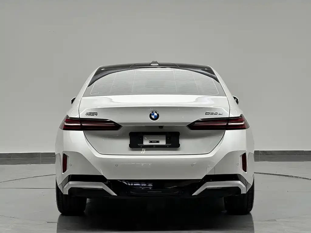 BMW 5 Series — фото 3