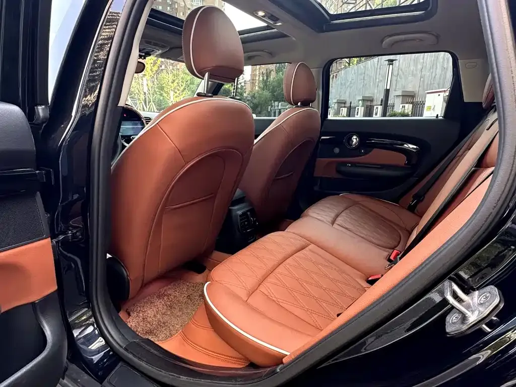 MINI Clubman — фото 4