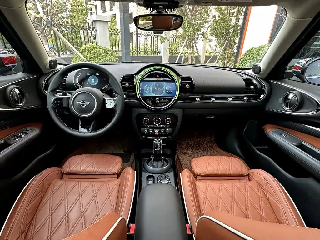 MINI Clubman — фото 3