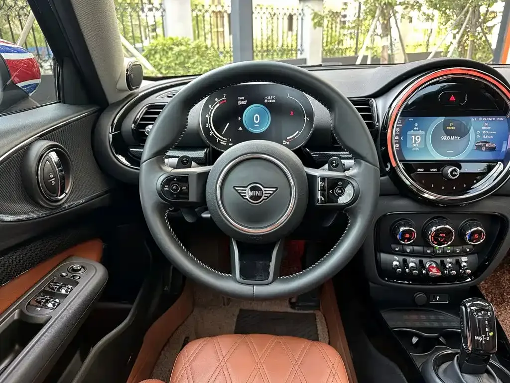MINI Clubman — фото 7