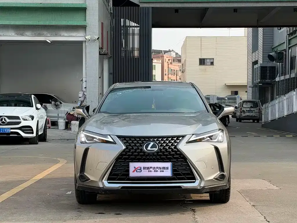 Lexus UX — фото 6