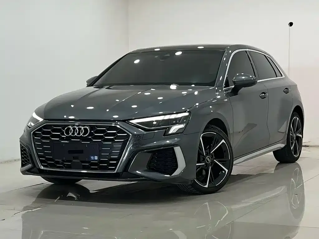 Audi A3 — фото 1