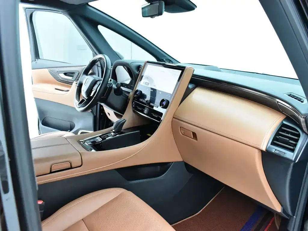 Toyota Alphard — фото 6