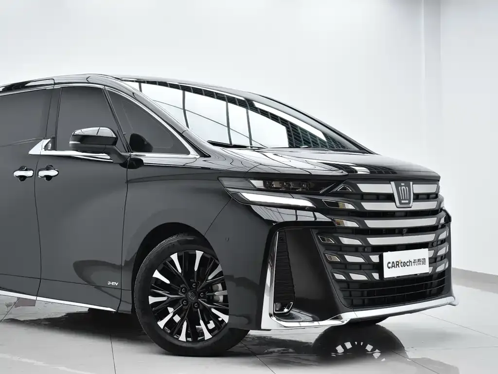 Toyota Alphard — фото 9