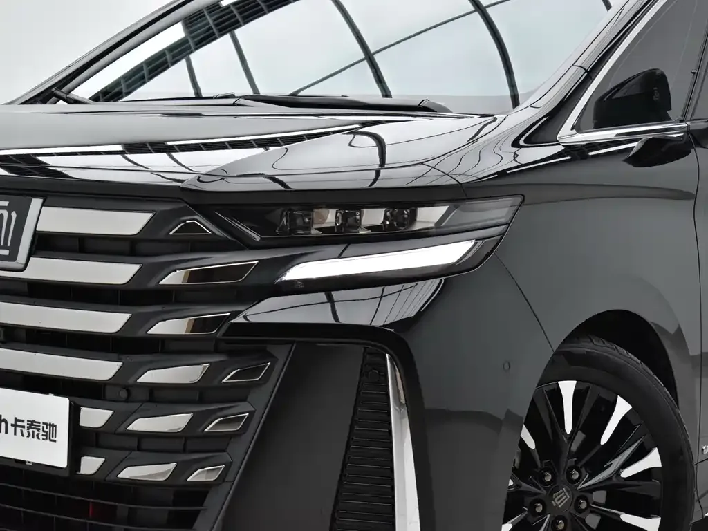 Toyota Alphard — фото 5