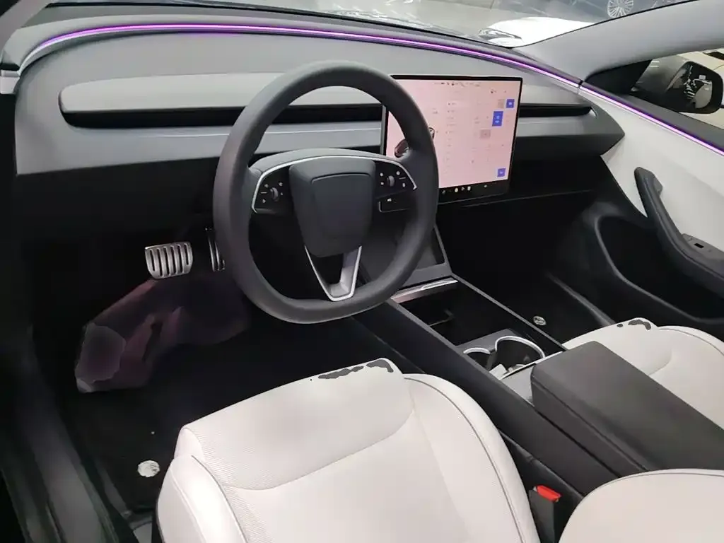 Tesla Model 3 — фото 9