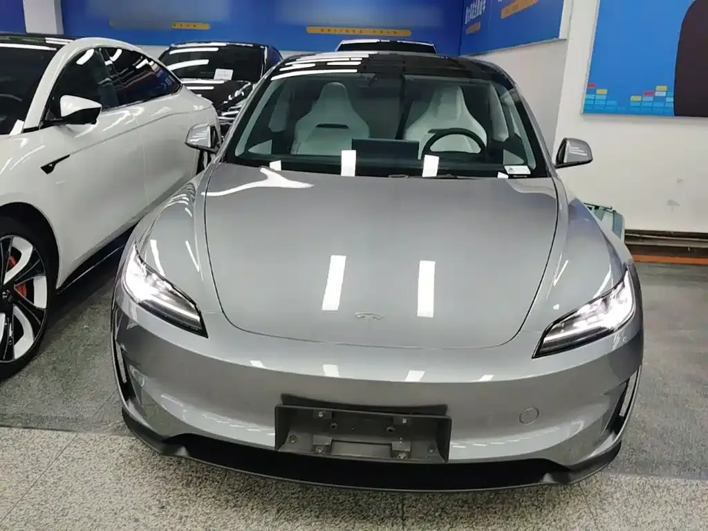 Tesla Model 3 — фото 10
