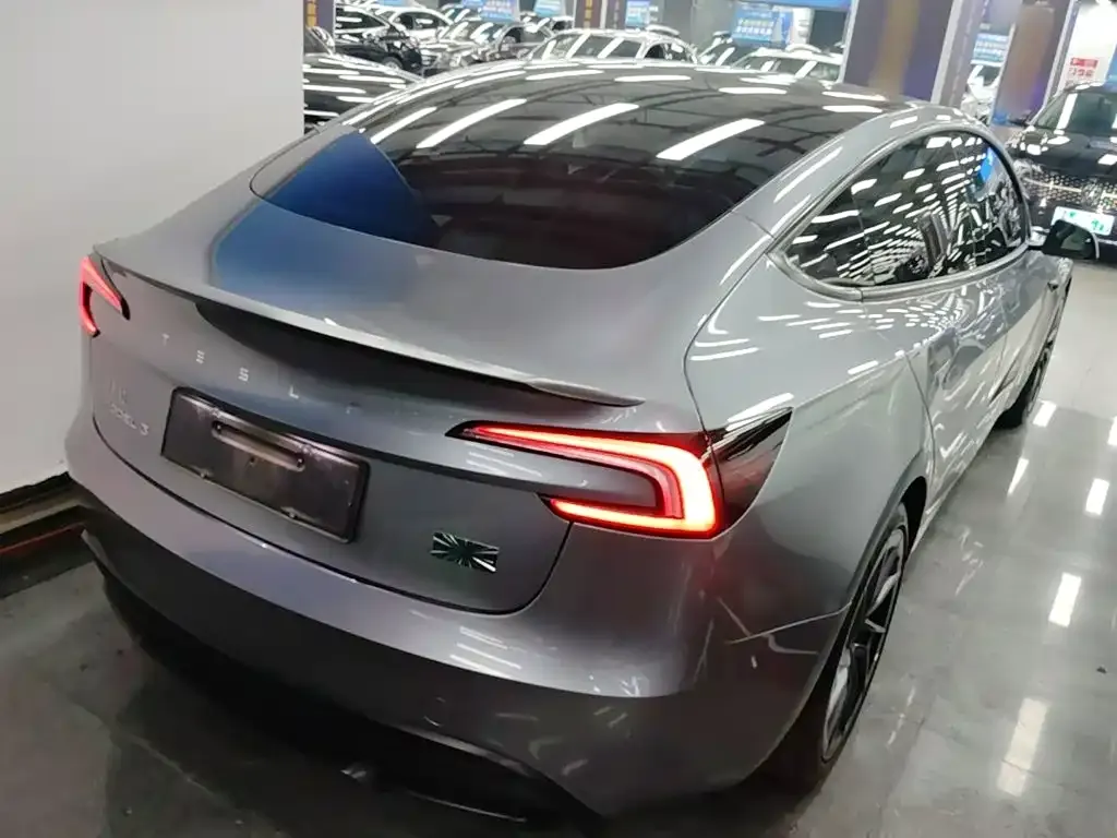 Tesla Model 3 — фото 5