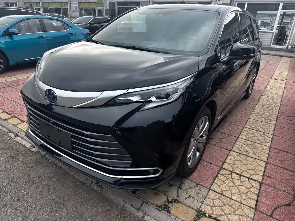 Toyota Sienna — фото 10