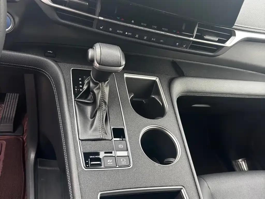 Toyota Sienna — фото 4