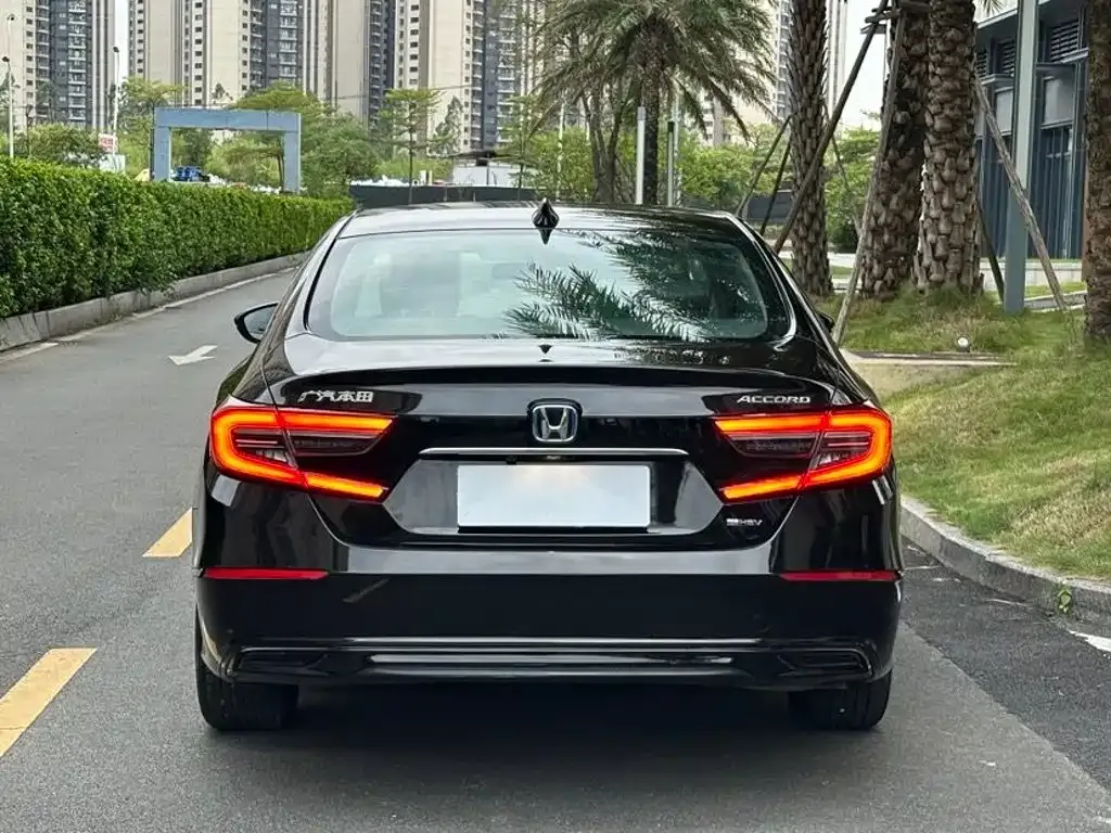 Honda Accord — фото 9