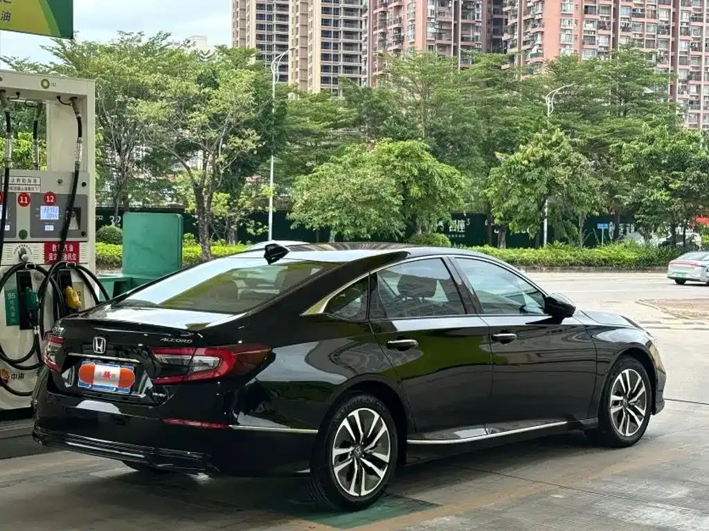 Honda Accord — фото 7