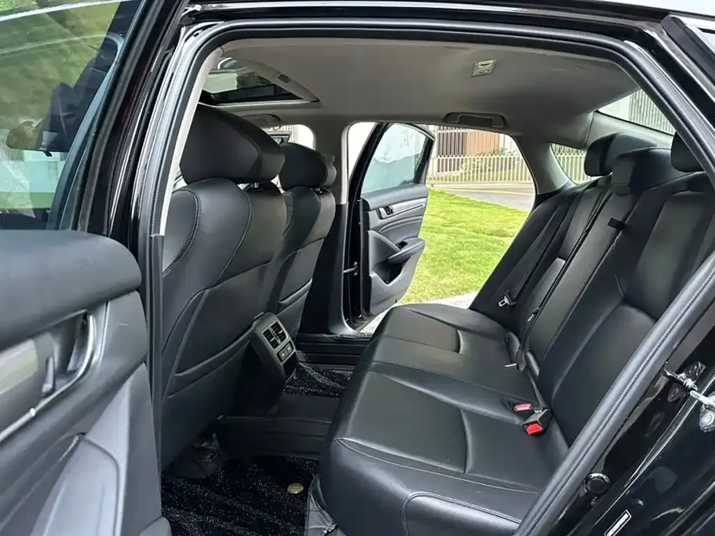 Honda Accord — фото 3
