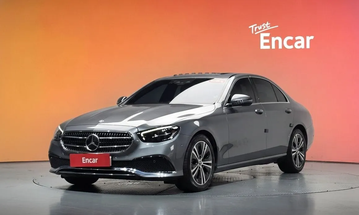 Mercedes-Benz E-Class — фото 1