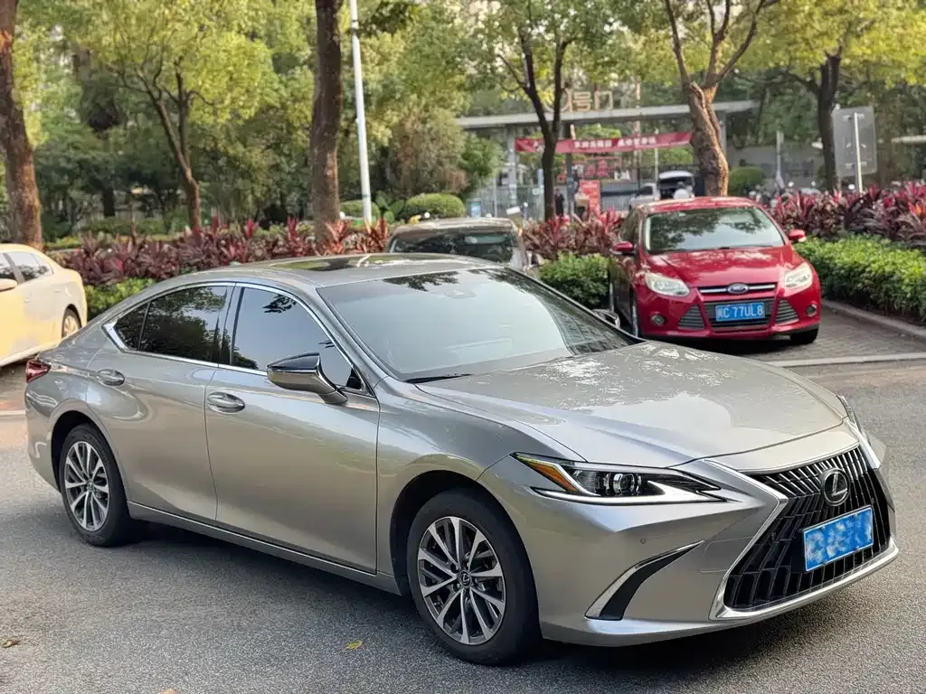 Lexus ES — фото 3