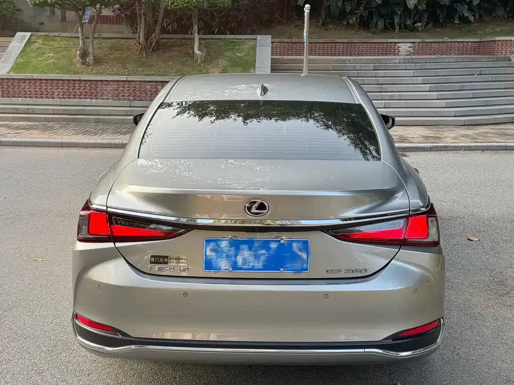 Lexus ES — фото 7