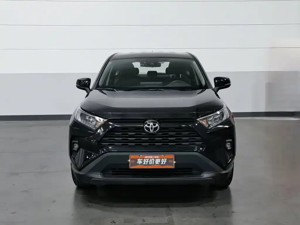 Toyota RAV4 — фото 8