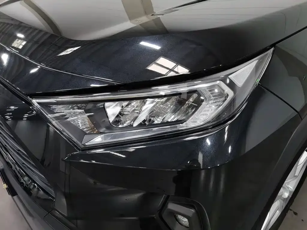 Toyota RAV4 — фото 6