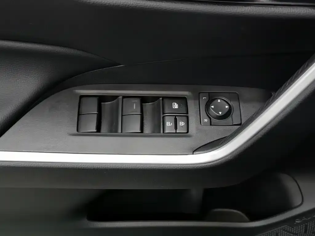 Toyota RAV4 — фото 2