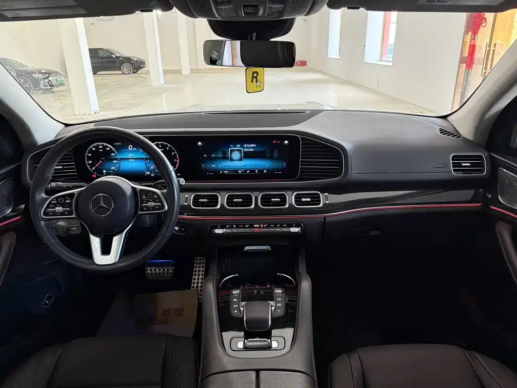 Mercedes-Benz GLS — фото 10