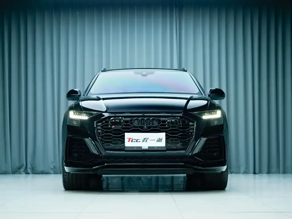 Audi RS Q8 — фото 2