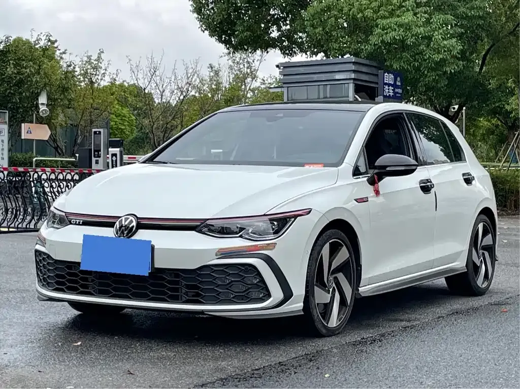 Volkswagen Golf GTI — фото 1