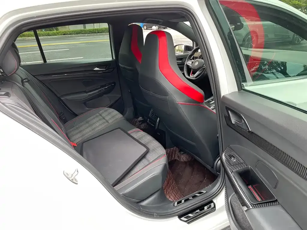 Volkswagen Golf GTI — фото 2